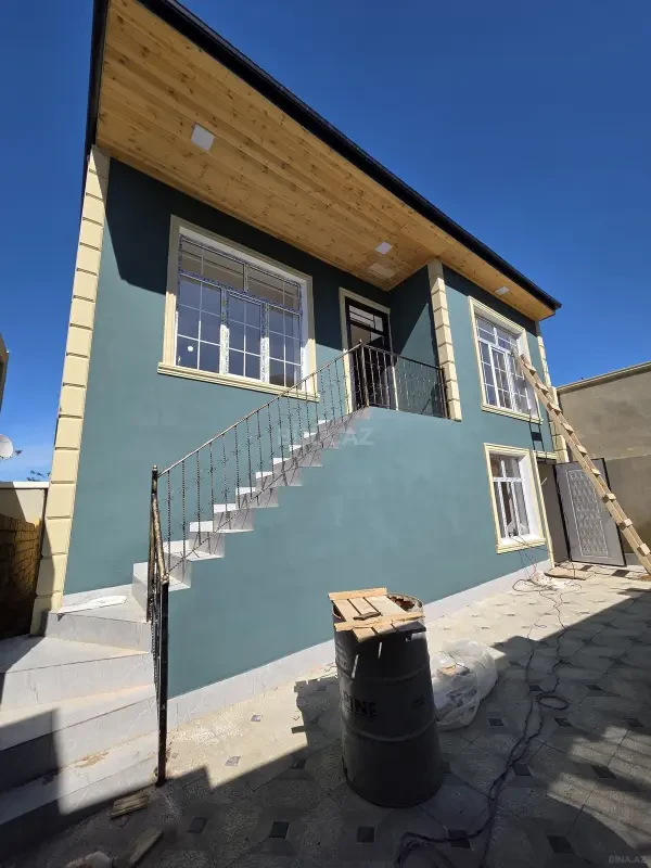 Satılır 6 otaqlı həyət evi 100 m²