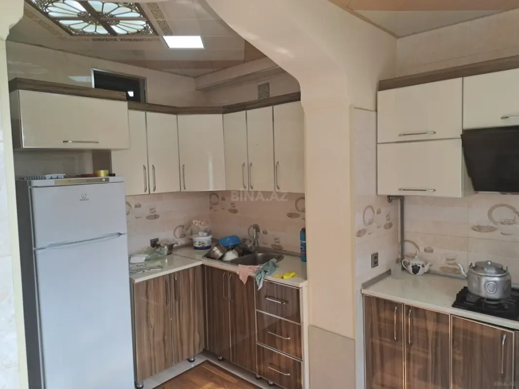 Satılır 4 otaqlı mənzil 100 m²