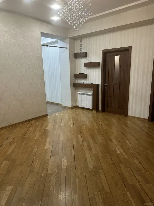 Kirayə verilir 3 otaqlı mənzil 129 m²