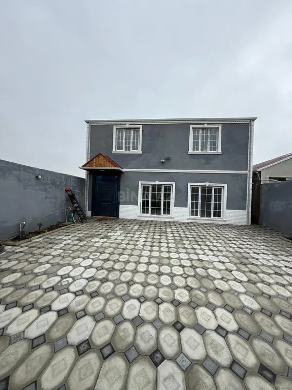 Satılır 4 otaqlı həyət evi 200 m²