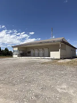 Satılır obyekt 400 m² — Ucar 400.00 m²