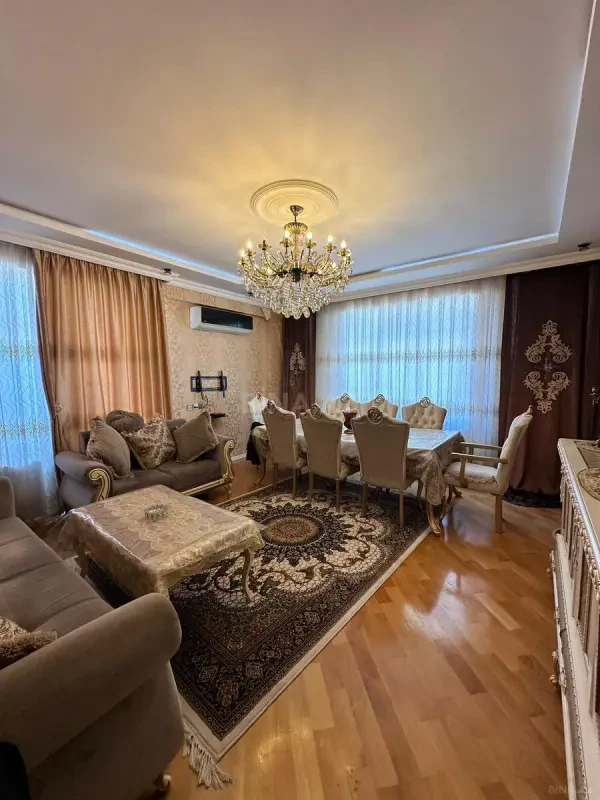 Satılır 4 otaqlı mənzil 145 m²