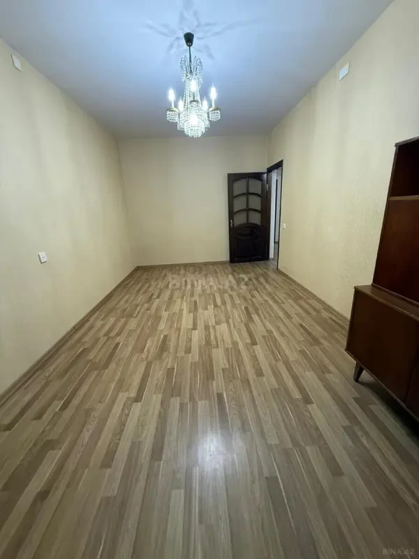Satılır 4 otaqlı mənzil 120 m²