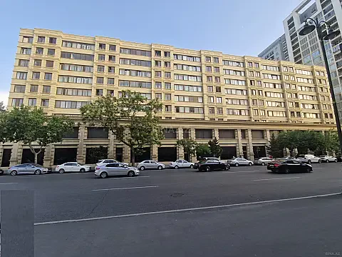 Satılır 3 otaqlı mənzil 100 m² — Bakı 3 otaq 100.00 m²