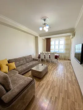 Satılır 3 otaqlı mənzil 100 m² — Bakı, İnşaatçılar 3 otaq 100.00 m²