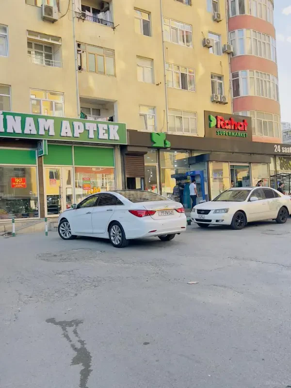 Satılır 2 otaqlı mənzil 84 m²