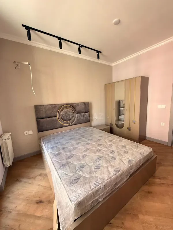 Kirayə verilir 2 otaqlı mənzil 65 m²