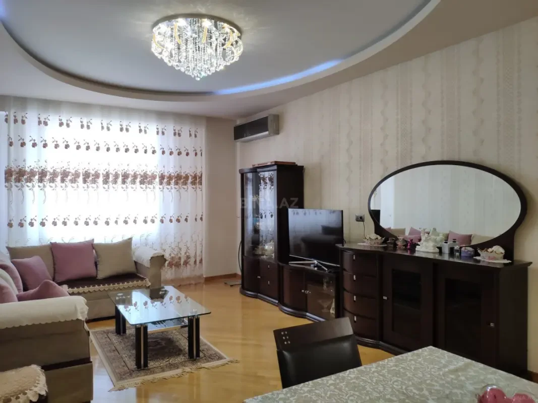 Kirayə verilir 4 otaqlı mənzil 170 m²