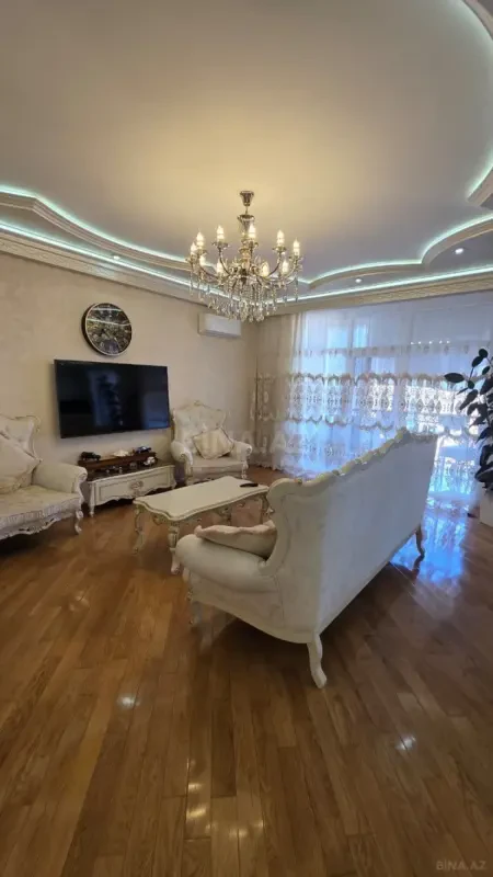 Satılır 3 otaqlı mənzil 147 m²