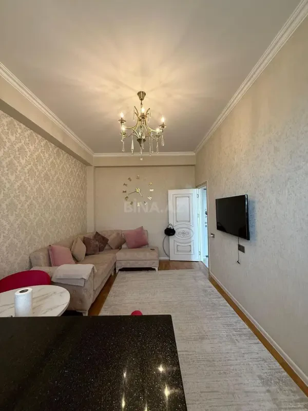 Kirayə verilir 2 otaqlı mənzil 60 m²