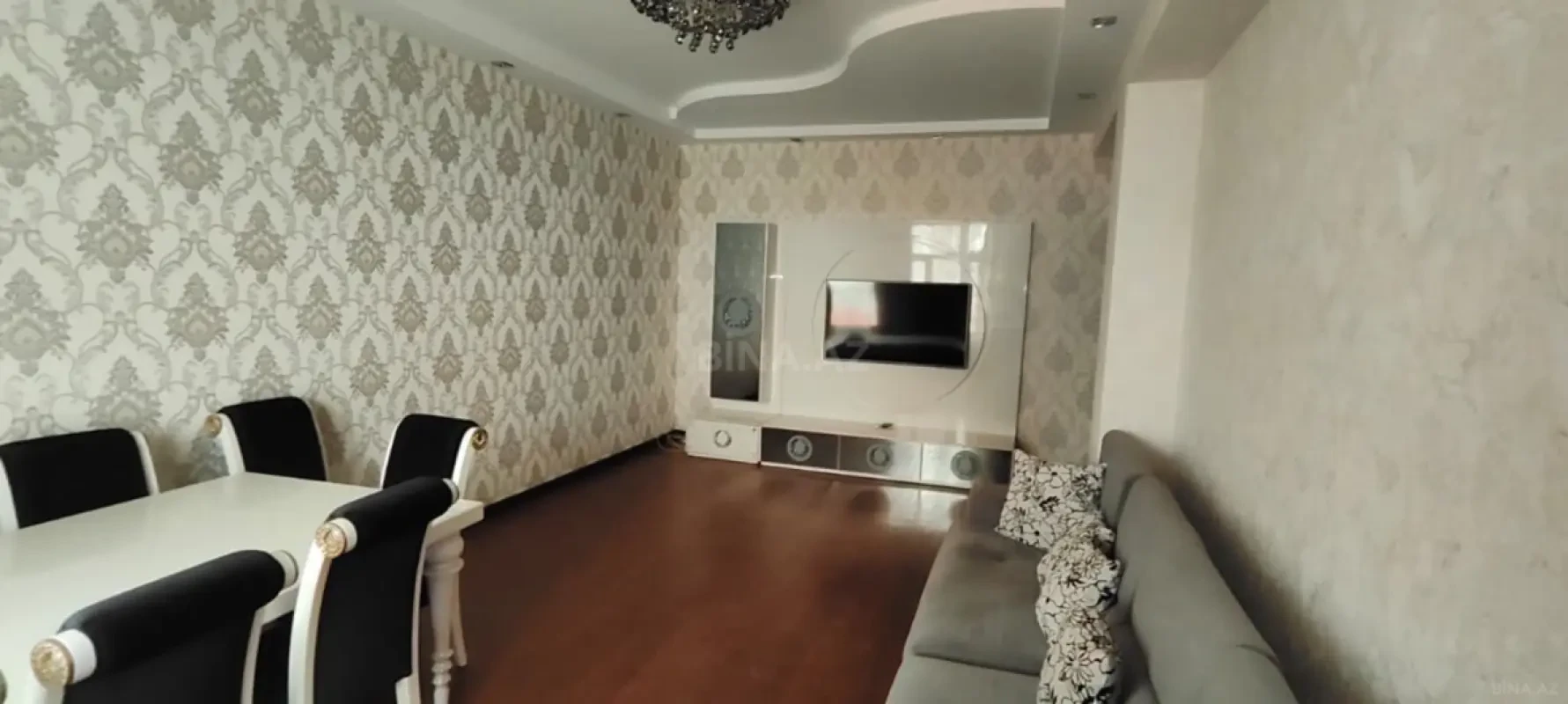 Satılır 3 otaqlı mənzil 152 m²
