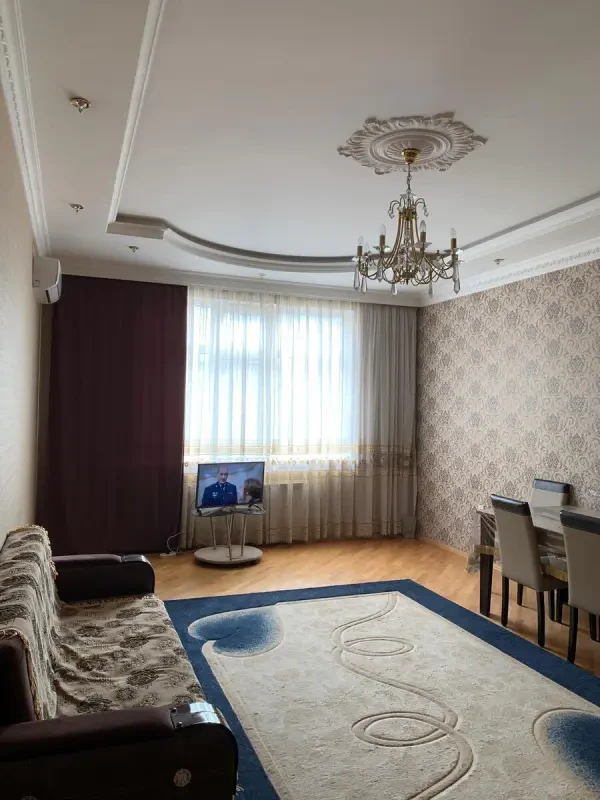 Satılır 2 otaqlı mənzil 96 m²