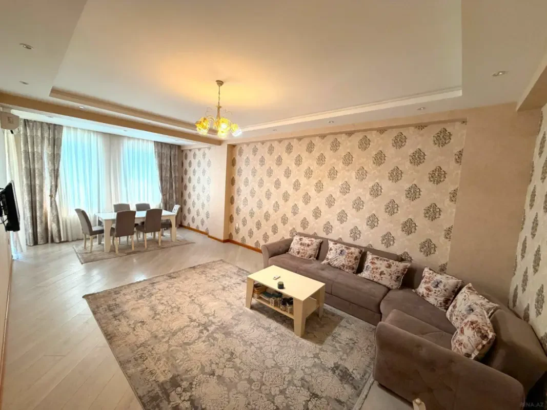 Kirayə verilir 2 otaqlı mənzil 90 m²