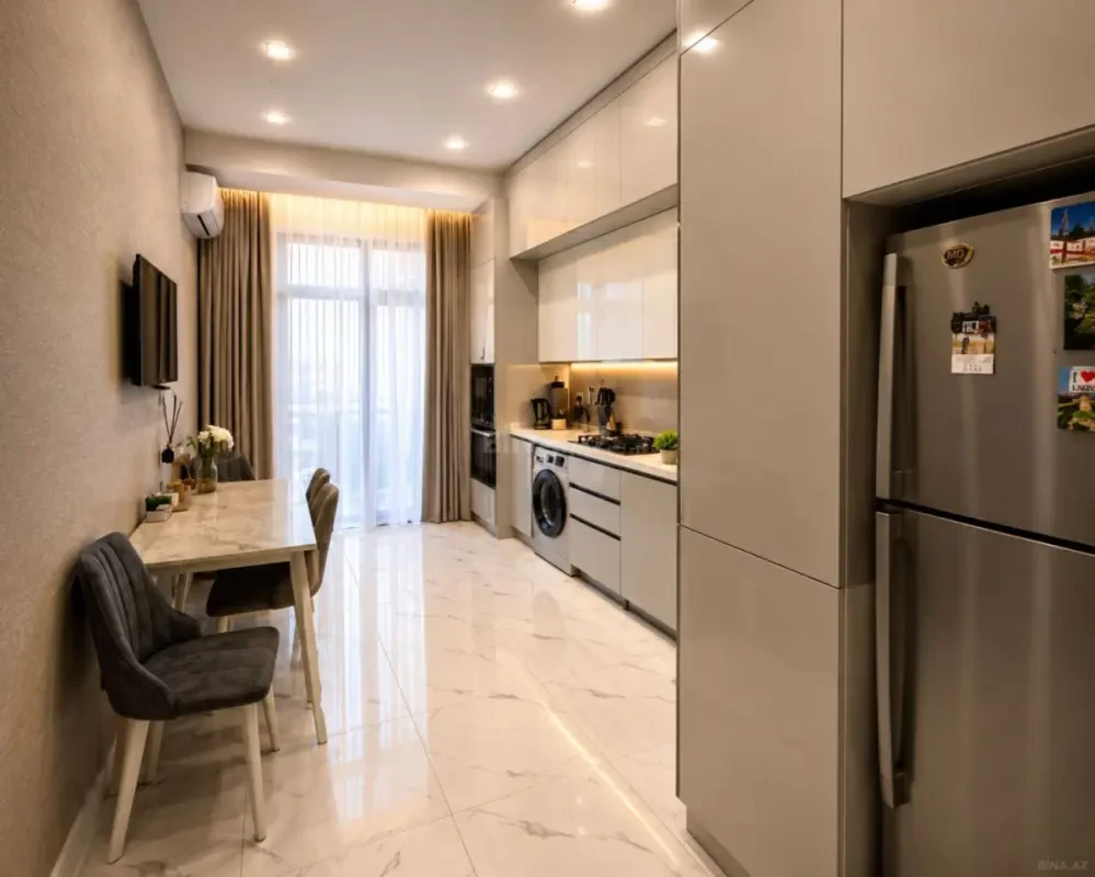 Satılır 4 otaqlı mənzil 130 m²