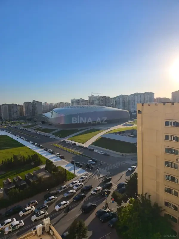 Satılır 3 otaqlı mənzil 136 m²