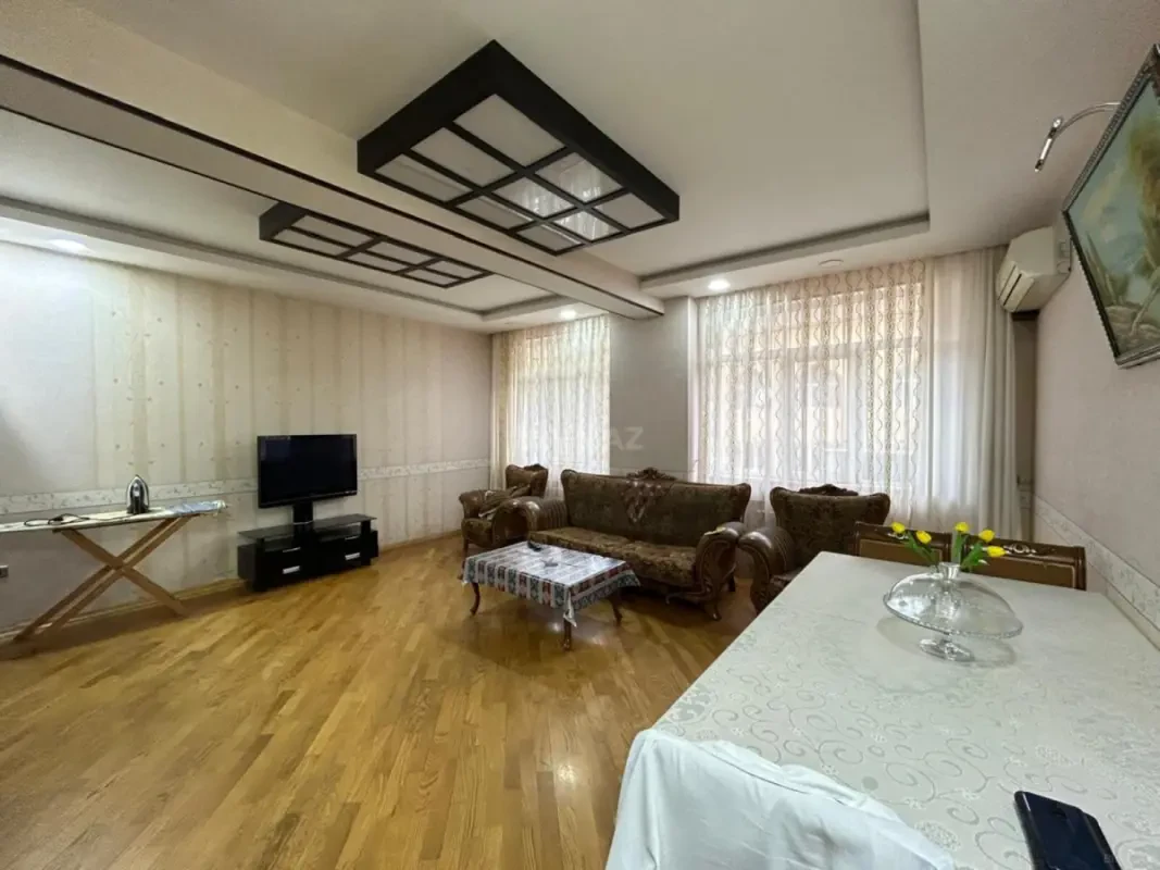 Satılır 3 otaqlı mənzil 123 m²