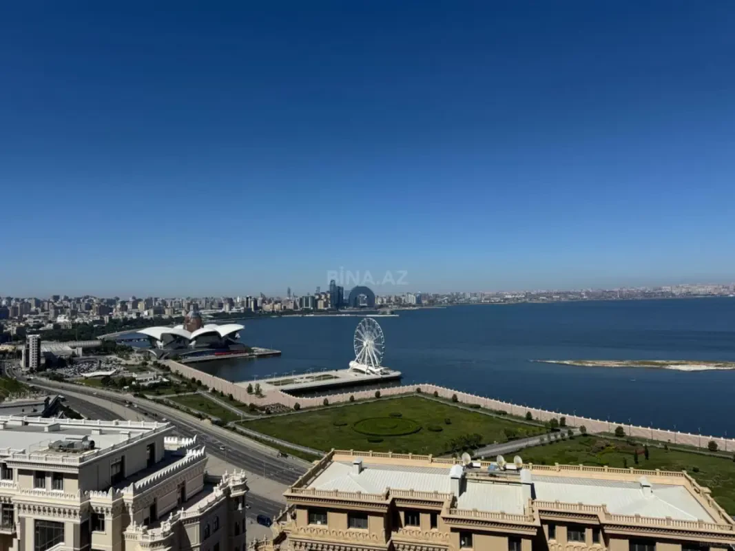 Satılır 3 otaqlı mənzil 175 m²