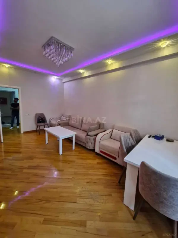 Kirayə verilir 2 otaqlı mənzil 65 m²