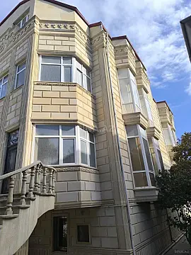 Kirayə verilir 6 otaqlı həyət evi 1500 m² — Bakı, Badamdar 6 otaq 1500.00 m²