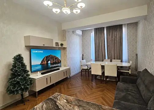 Kirayə verilir 2 otaqlı mənzil 70 m² — Bakı, Nərimanov 2 otaq 70.00 m²