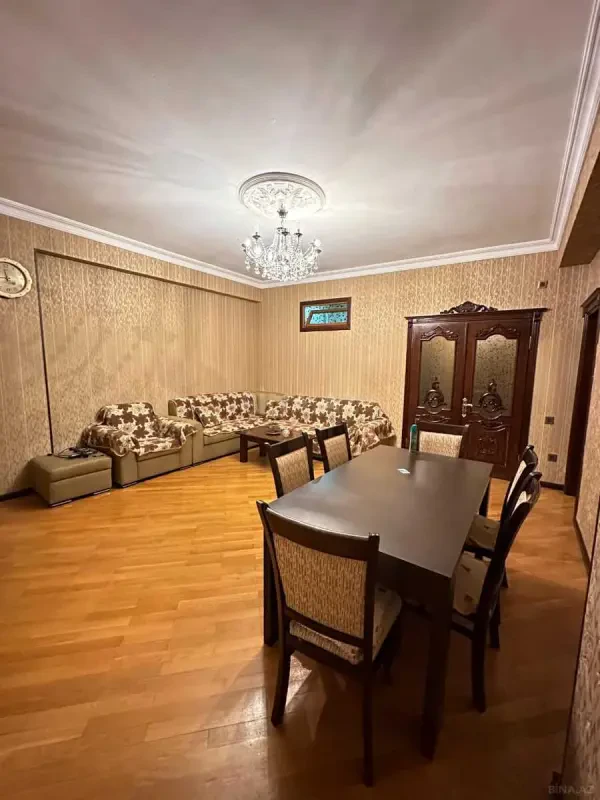 Kirayə verilir 2 otaqlı mənzil 75 m²