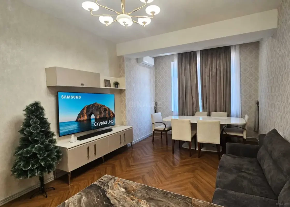Kirayə verilir 2 otaqlı mənzil 70 m²