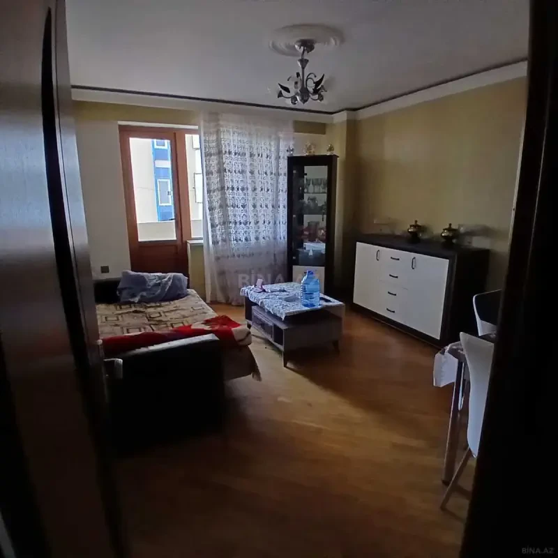 Satılır 2 otaqlı mənzil 97 m²