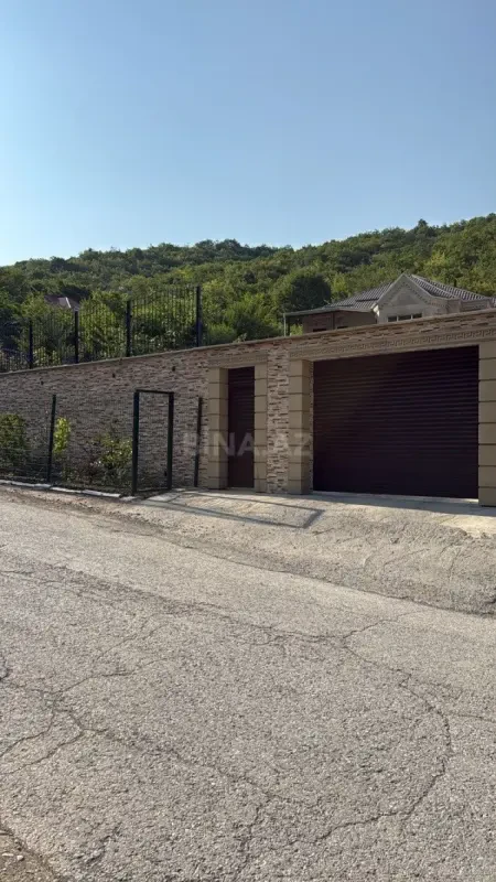 Satılır 7 otaqlı həyət evi 360 m²
