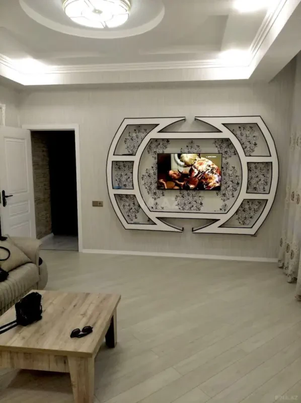 Kirayə verilir 2 otaqlı mənzil 80 m²