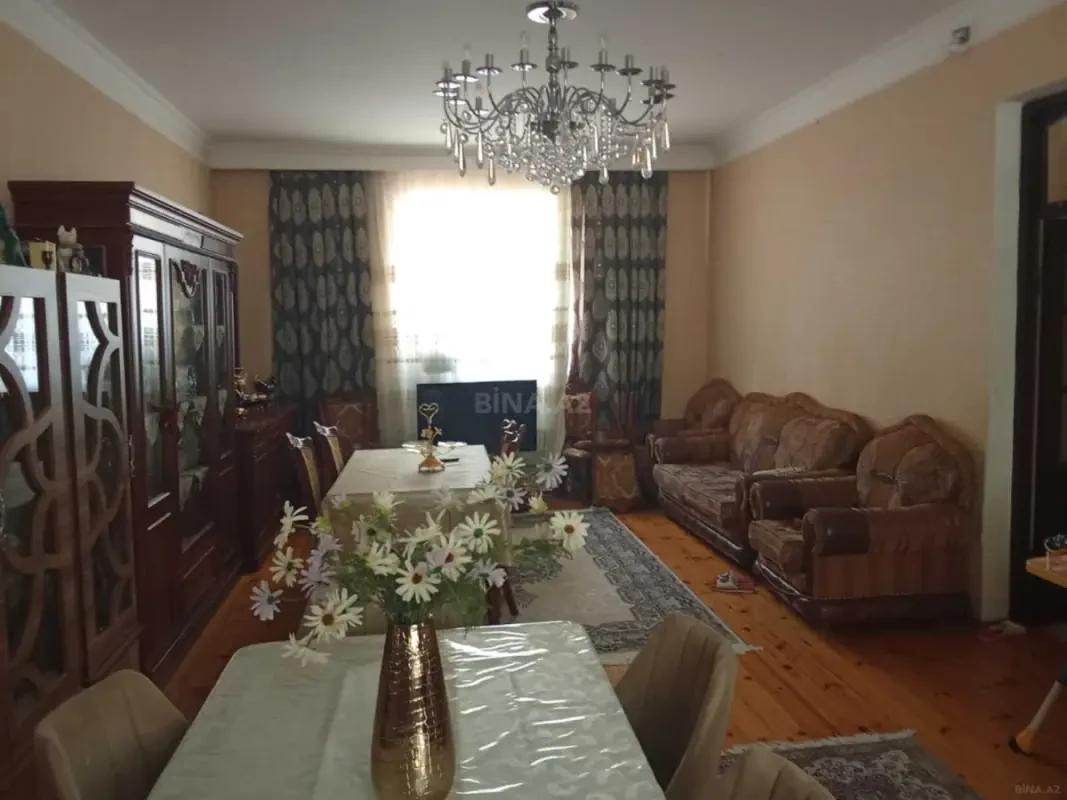 Satılır 4 otaqlı həyət evi 200 m²