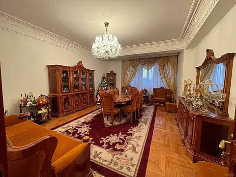 Satılır 4 otaqlı mənzil 160 m² — Bakı 4 otaq 160.00 m²