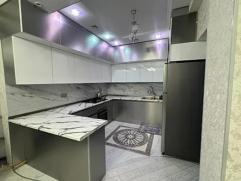 Kirayə verilir 3 otaqlı mənzil 98 m² — Bakı, Həzi Aslanov qəs. 3 otaq 98.00 m²