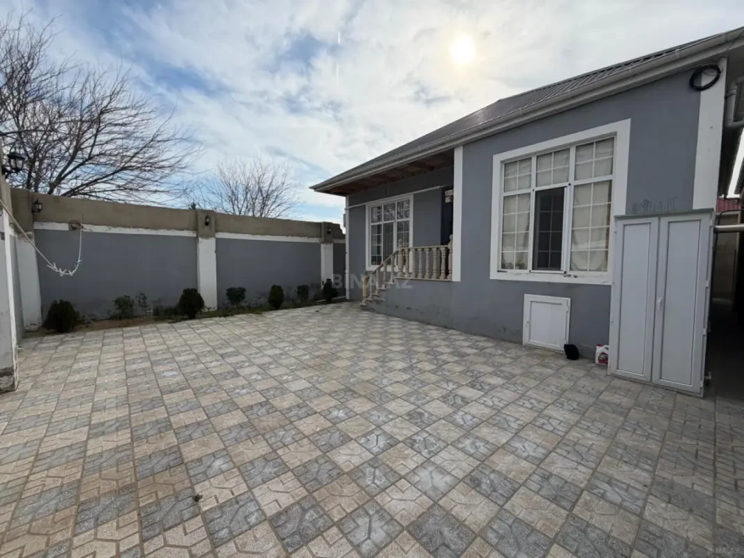 Satılır 4 otaqlı həyət evi 100 m²