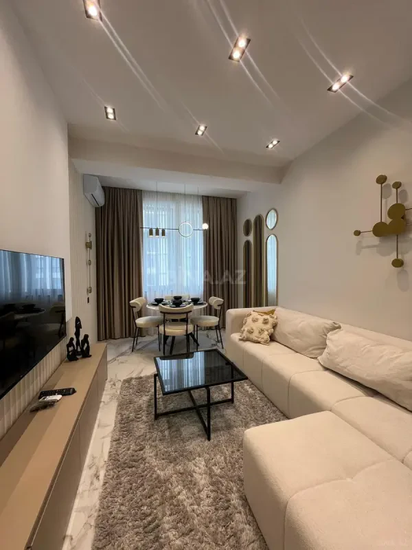Kirayə verilir 2 otaqlı mənzil 70 m²