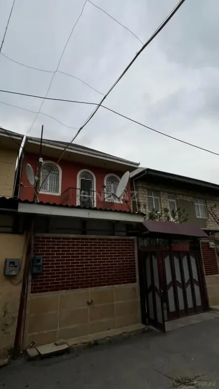 Satılır 4 otaqlı həyət evi 150 m²