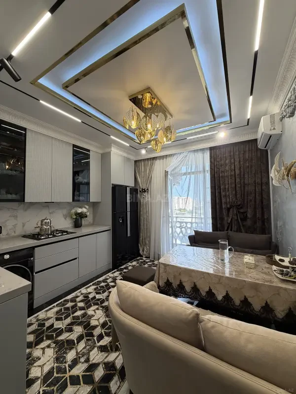 Satılır 4 otaqlı mənzil 155 m²