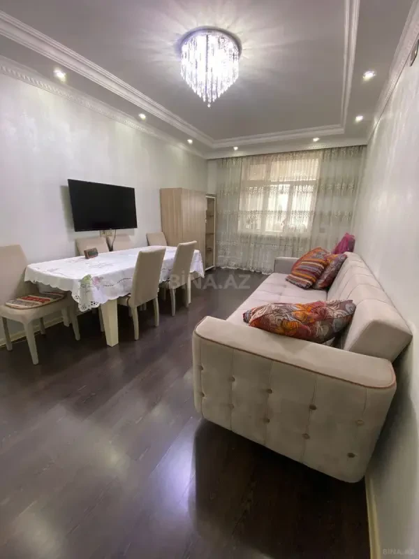 Satılır 5 otaqlı mənzil 109 m²