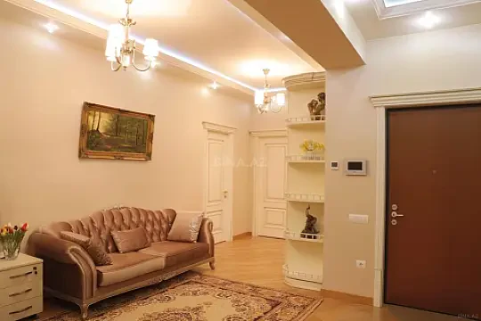 Satılır 3 otaqlı mənzil 170 m² — Bakı, Nizami 3 otaq 170.00 m²