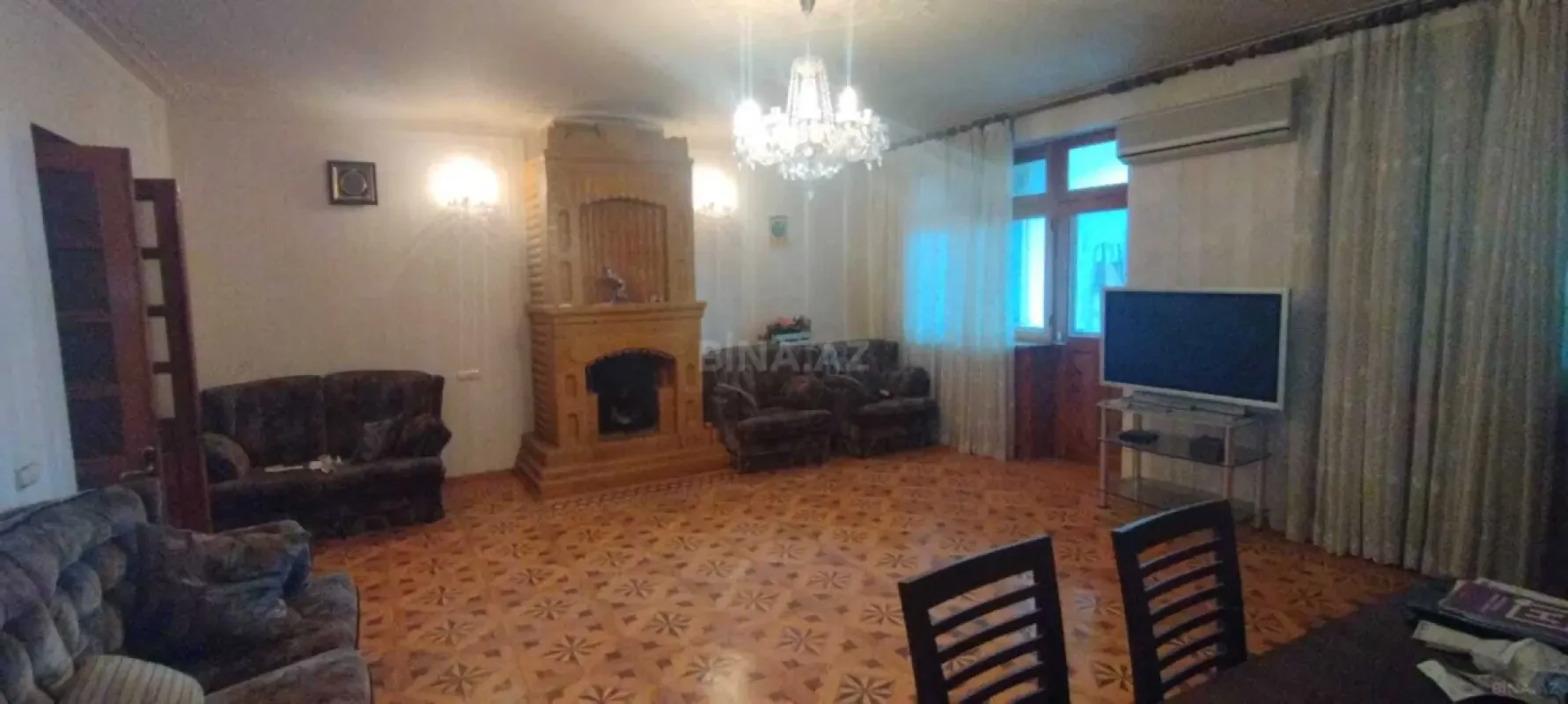 Satılır 4 otaqlı mənzil 130 m²