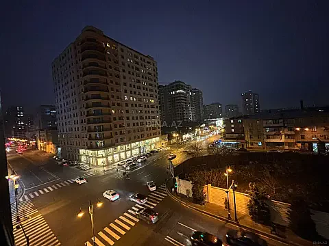 Satılır 3 otaqlı mənzil 110 m² — Bakı 3 otaq 110.00 m²