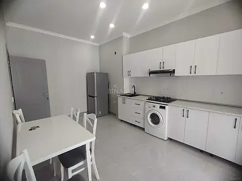 Kirayə verilir 2 otaqlı mənzil 77 m² — Bakı 2 otaq 77.00 m²