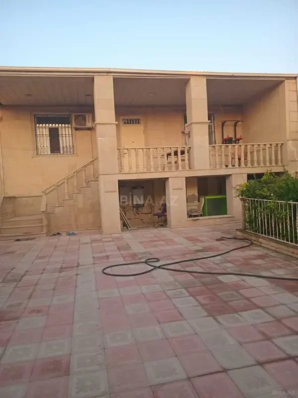 Satılır 3 otaqlı həyət evi 180 m²