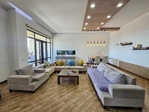 Satılır 4 otaqlı mənzil 240 m² — Bakı, Nizami 4 otaq 240.00 m²