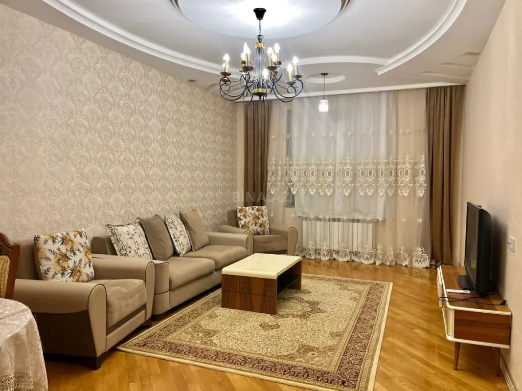 Kirayə verilir 3 otaqlı mənzil 105 m²