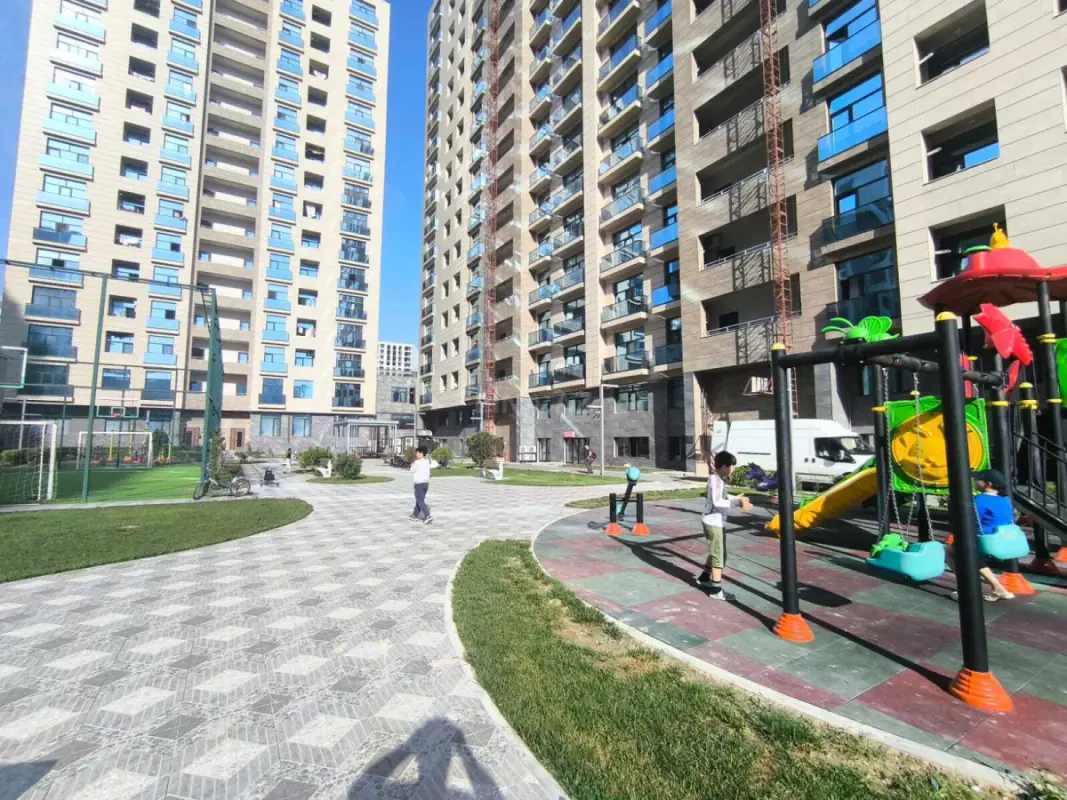 Satılır 2 otaqlı mənzil 71 m²