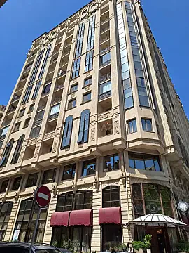 Satılır 5 otaqlı mənzil 260 m² — Bakı 5 otaq 260.00 m²