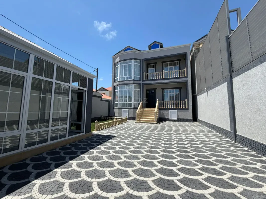 Satılır 7 otaqlı həyət evi 200 m²