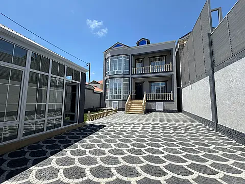 Satılır 7 otaqlı həyət evi 200 m² — Bakı 7 otaq 200.00 m²