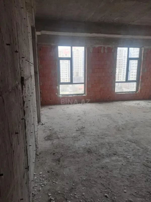 Satılır 2 otaqlı mənzil 83 m²