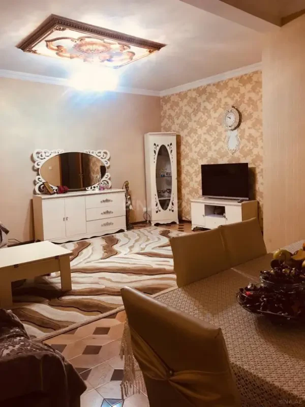 Kirayə verilir 6 otaqlı həyət evi 200 m²